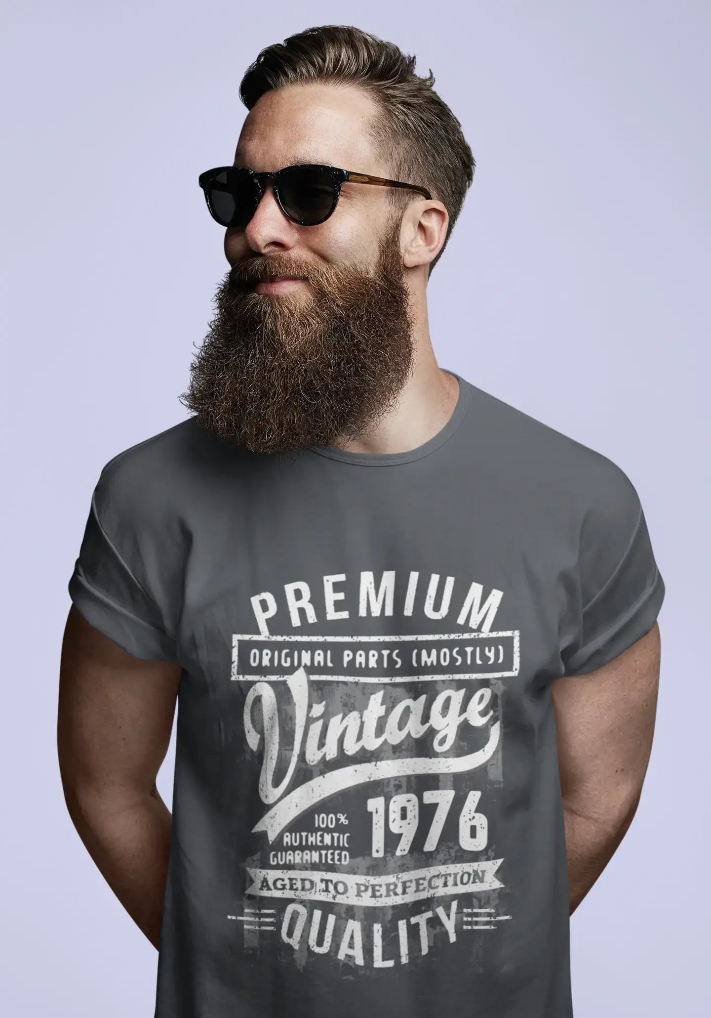 ULTRABASIC - Graphic Men's 1976 Aged to Perfection Birthday Gift T-Shirt