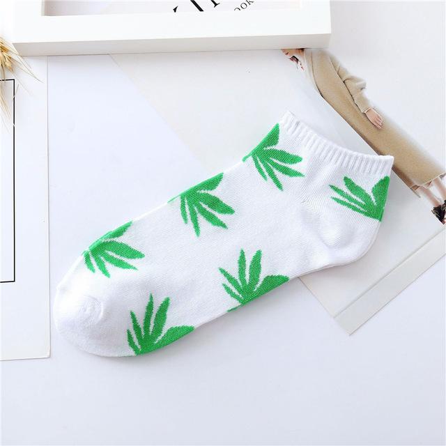 Fashion New Arrival Men Socks Colorful Breathable Socks Maple Leaf Comfortable Cotton Short Socks Harajuku Gifts for Men